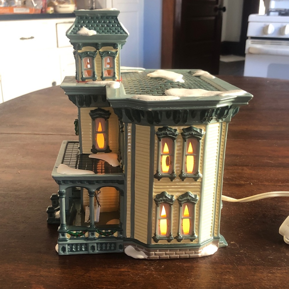 Department 56 ITALIANATE VILLA Original Snow Village 54911